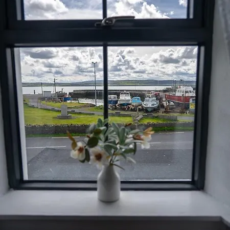 Harbour View - Sleeps 26 Guests