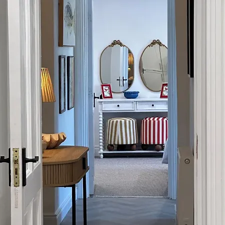 Harbour View - Sleeps 26 Guests * ליסקאנור