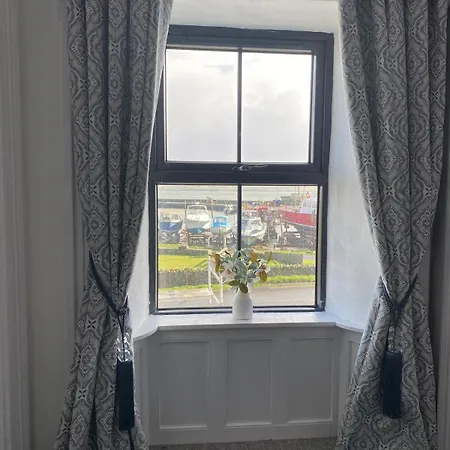 Harbour View - Sleeps 26 Guests בית נופש *