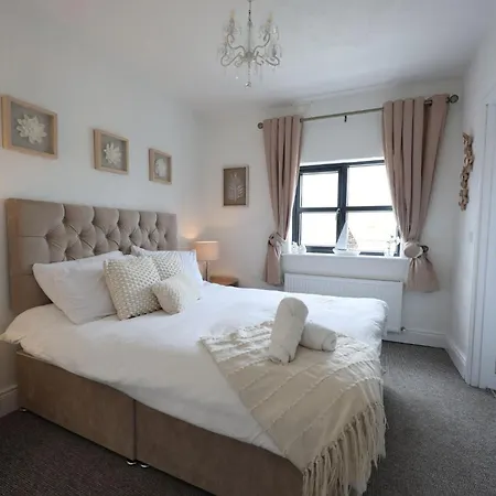 Harbour View - Sleeps 26 Guests Liscannor