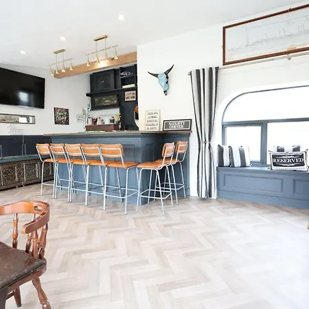 Ferienhaus Harbour View - Sleeps 26 Guests *
